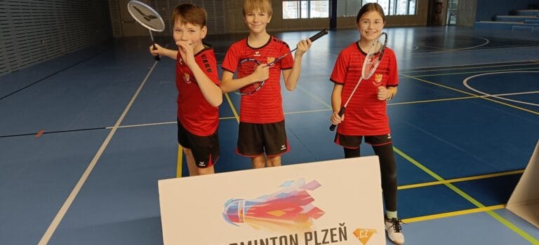 Medaile ze singlu s podpisem mistra ČR + další ze čtyřher